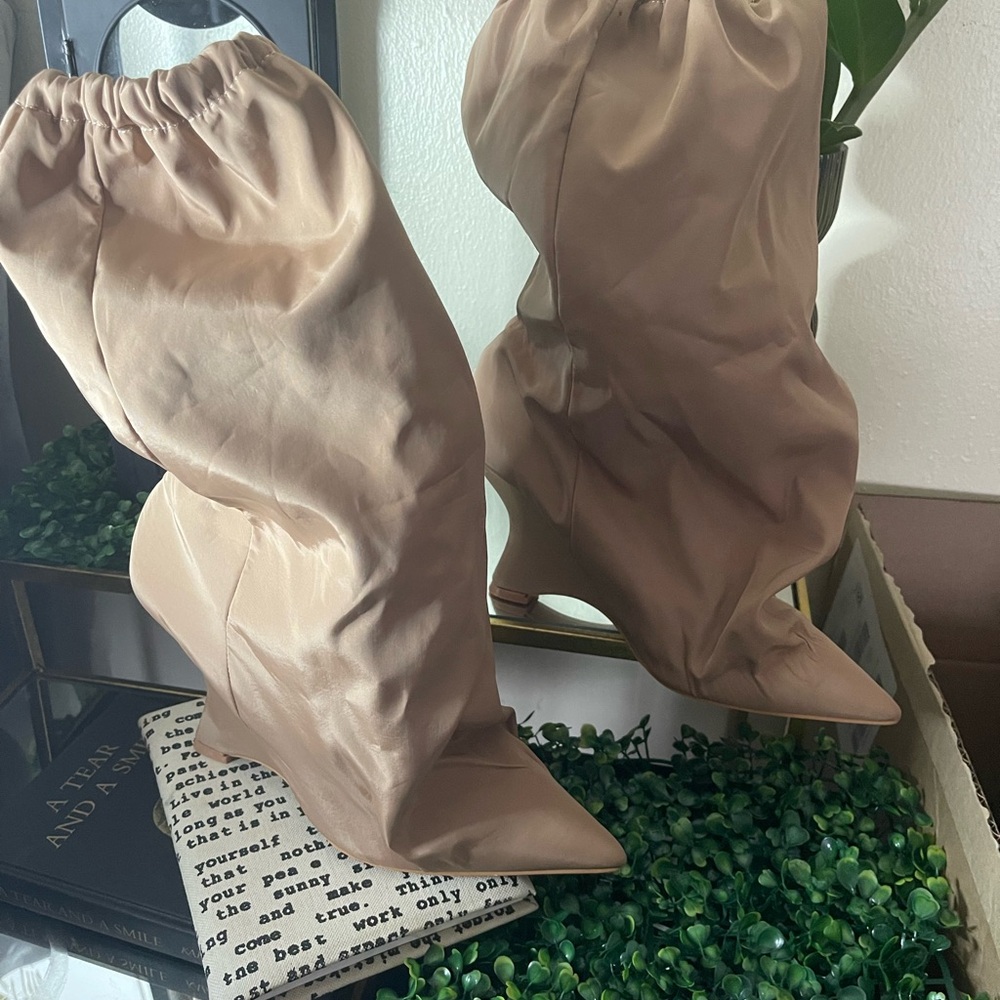 Women's Tan Boots